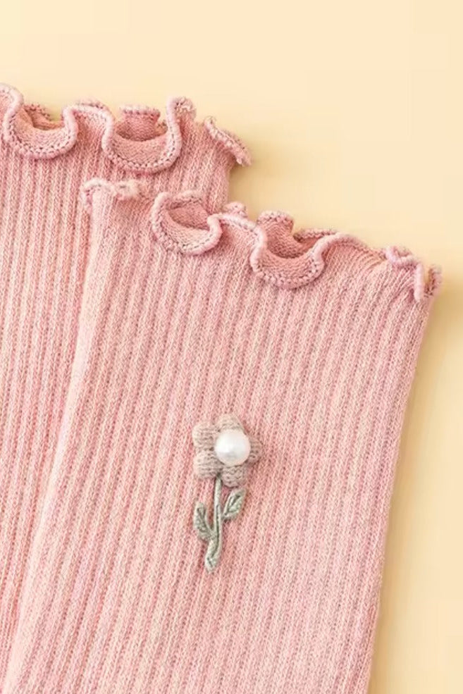 Blush pink ribbed ruffle crew socks with pearl rose detail 2
