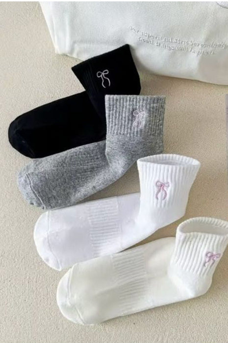 Bow Embroidered Crew Socks
