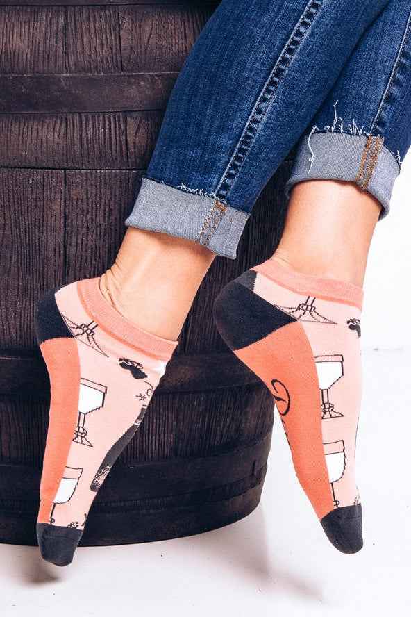 Shorty Socks, Wine Down