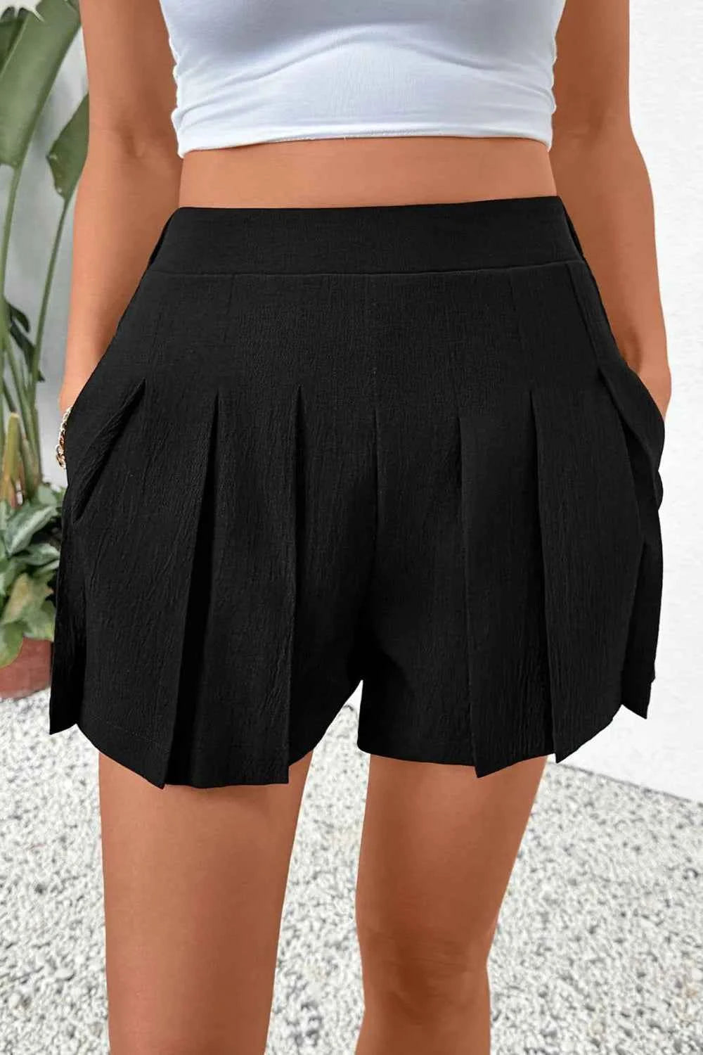 Pleated Shorts with Pockets