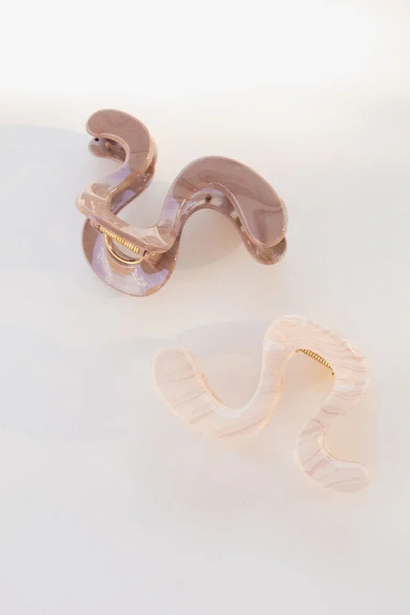 Two wavy acrylic hair clips in neutral tones on a white background, Love Classic accessories