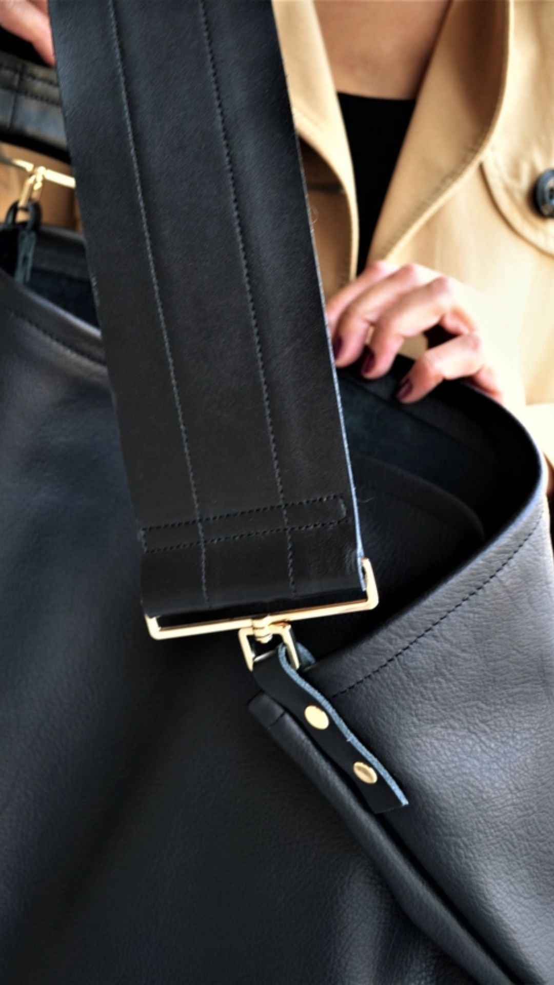 Akathi Leather Bag in Black