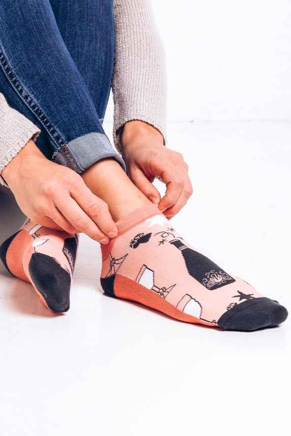 Shorty Socks, Wine Down