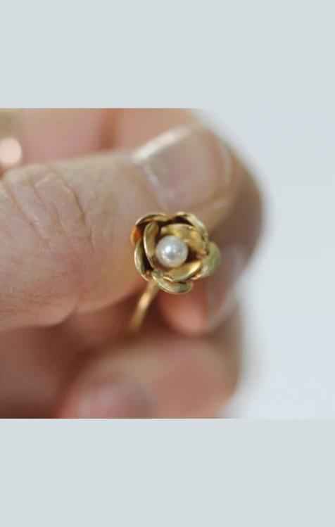 Tiny Rose Hair Prong