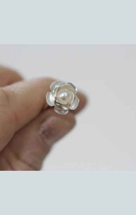 Tiny Rose Hair Prong