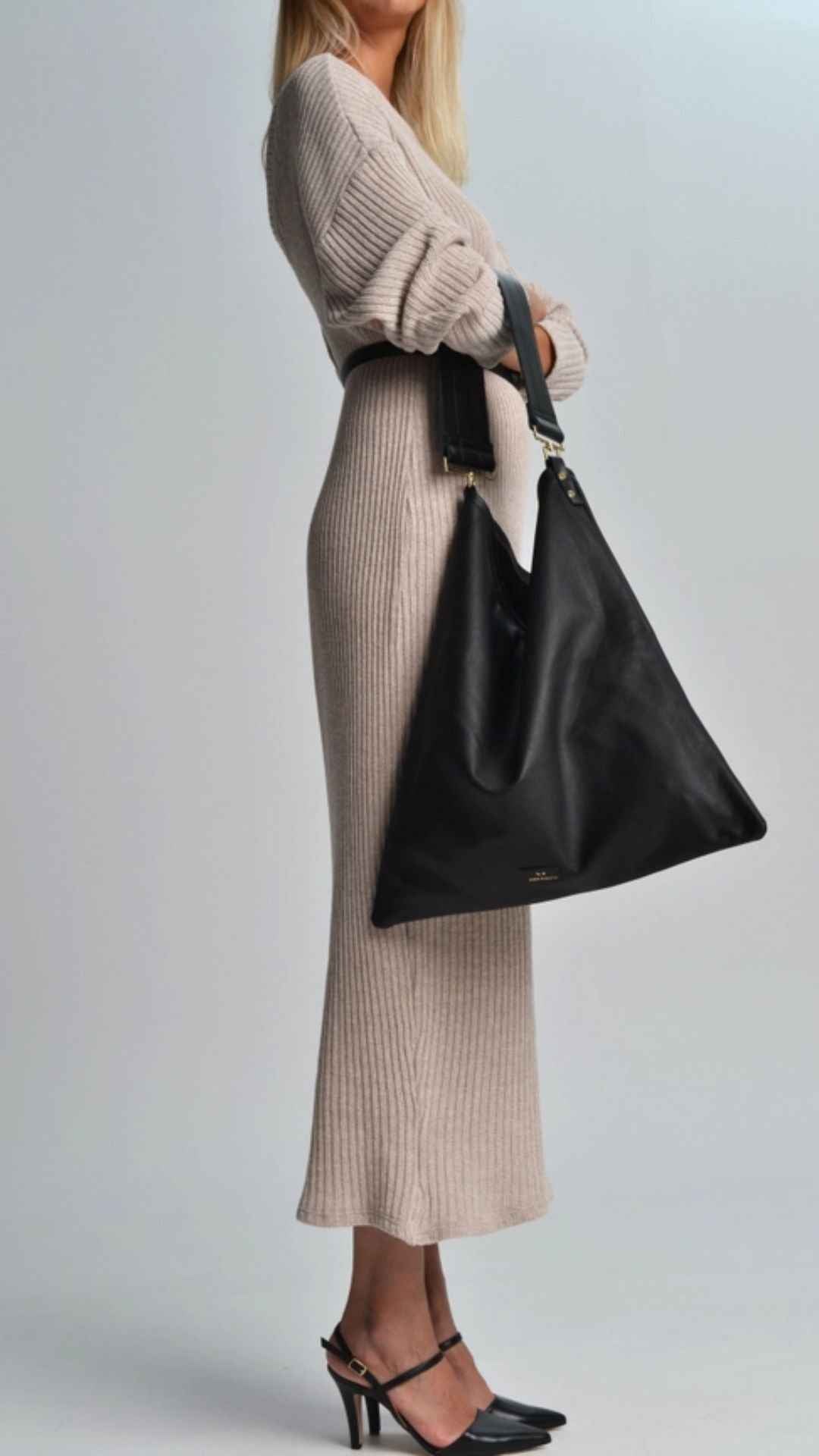 Akathi Leather Bag in Black