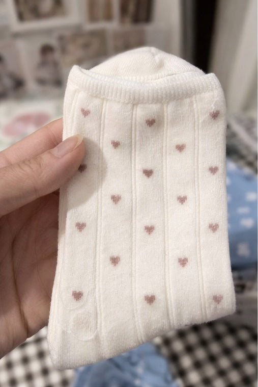 Cream ankle socks with small heart print, soft cotton women’s socks in neutral beige 3