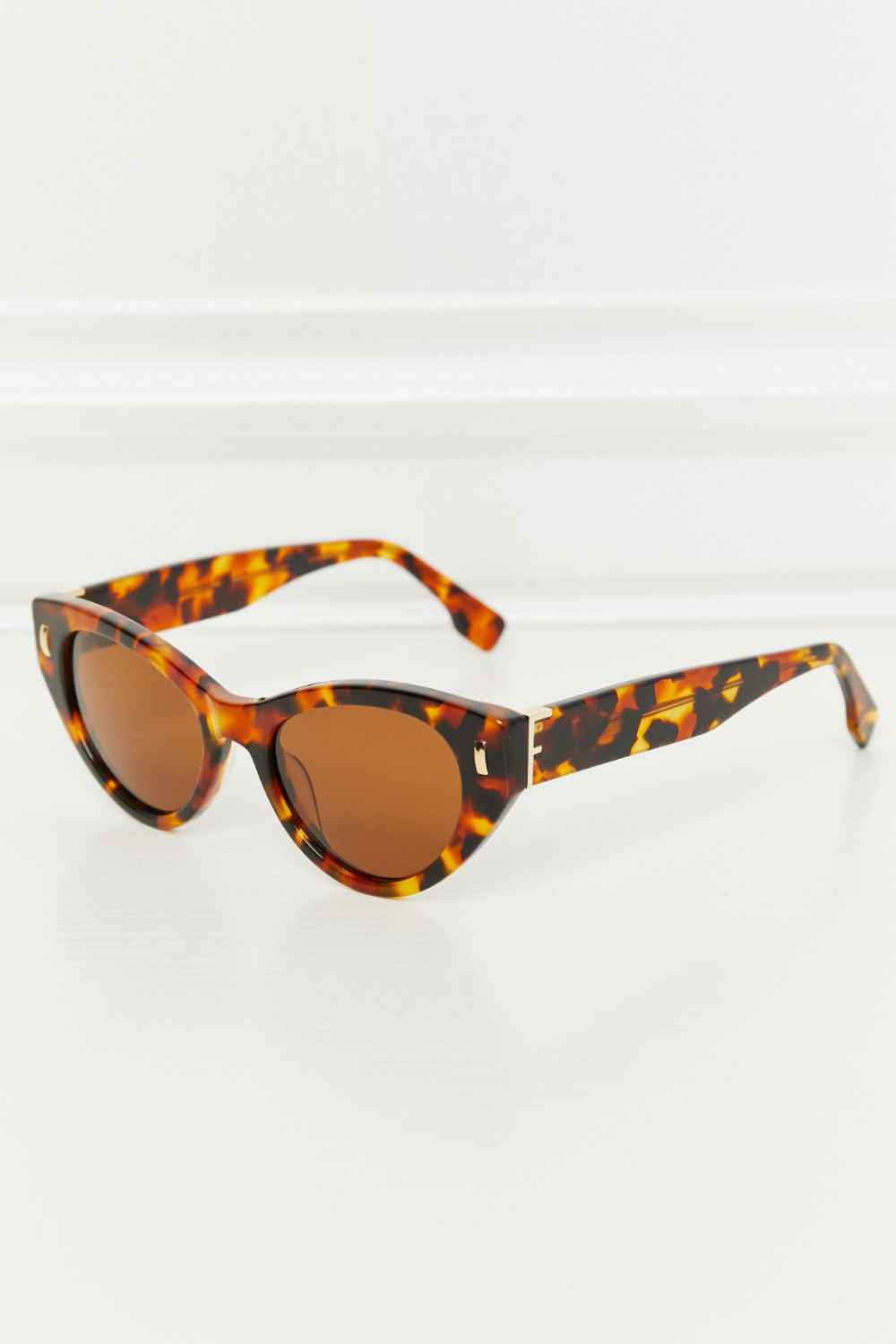 Tortoiseshell Patterned Frame Sunglasses